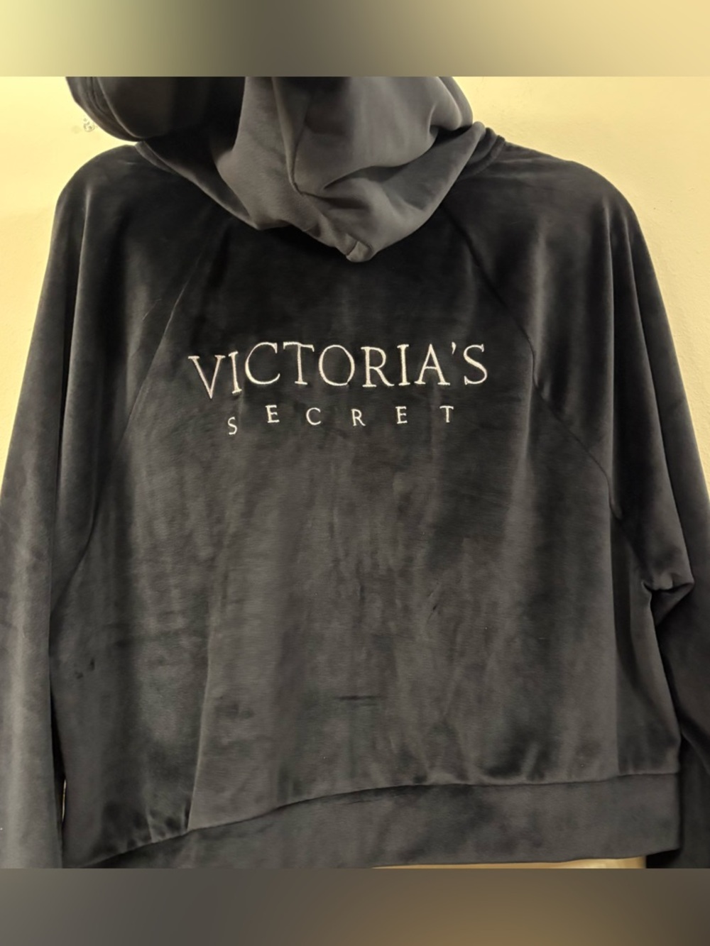 Victoria's Secret Velour Black Hoodie Womens L hooded chic trendy athleisure